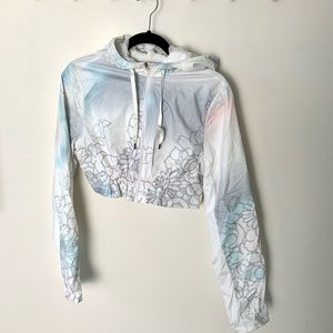 Lululemon cropped lightweight jacket.